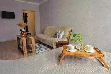 1-к кв. Оренбургская область, Оренбург Салмышская ул., 63 (40.0 м) - Фото 0