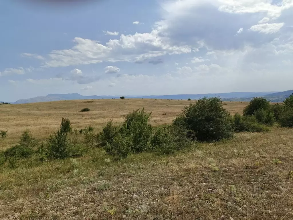 Участок в Крым, Симферопольский район, Трудовское с/пос, с. Ивановка  ... - Фото 1