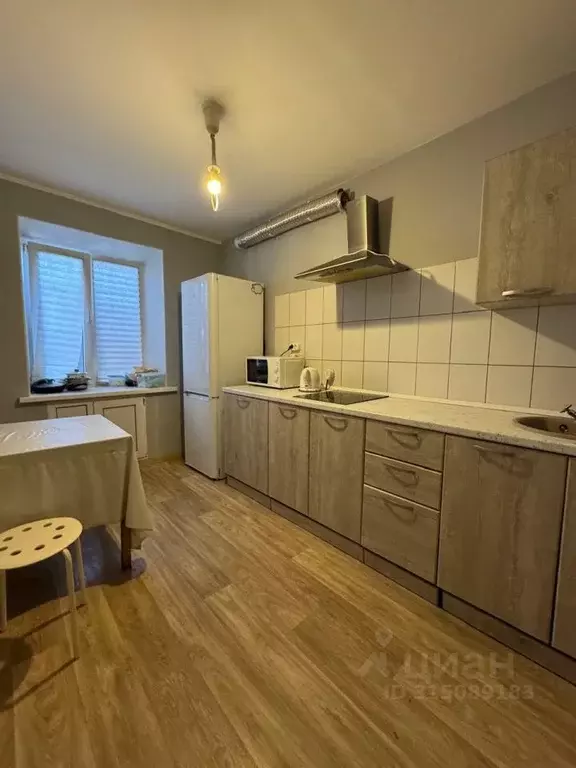 4-к кв. Свердловская область, Екатеринбург ул. Декабристов, 51 (88.5 ... - Фото 0
