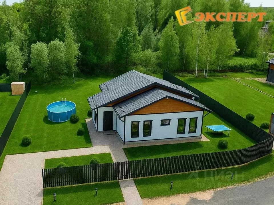 Дом в Калужская область, Жуковский муниципальный округ, Чубарово ... - Фото 1