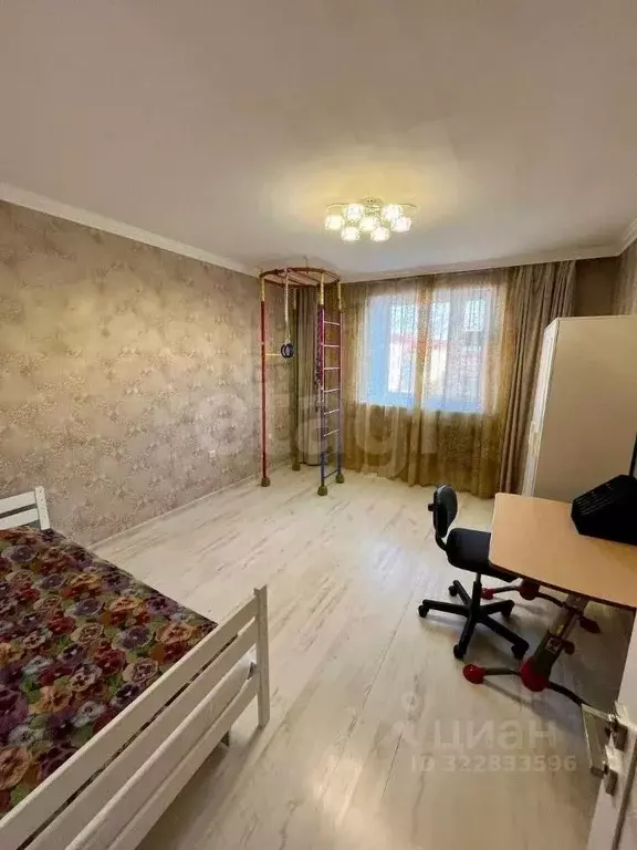 2-к кв. Ямало-Ненецкий АО, Салехард ул. Республики, 78 (106.0 м) - Фото 1