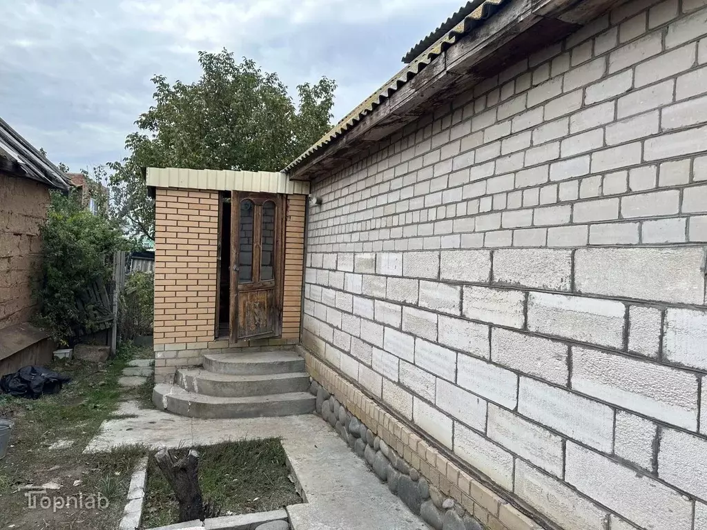 Дом в Астраханская область, Астрахань ул. 1-я Заречная, 56 (50 м) - Фото 2