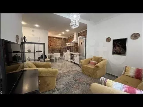 1-к. квартира, 42 м, 1/4 эт. - Фото 1