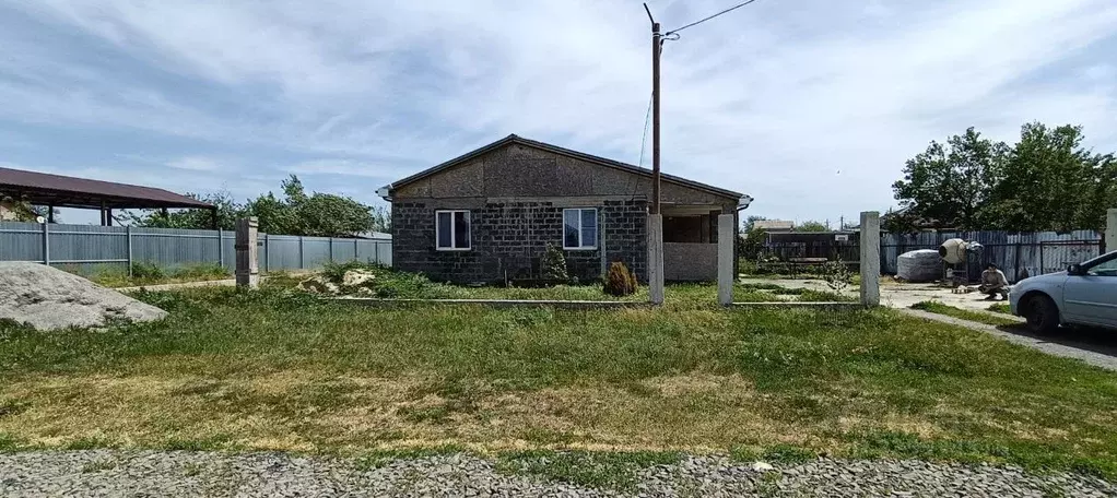 Дом в Ростовская область, Родионово-Несветайский район, Кутейниковское ... - Фото 1