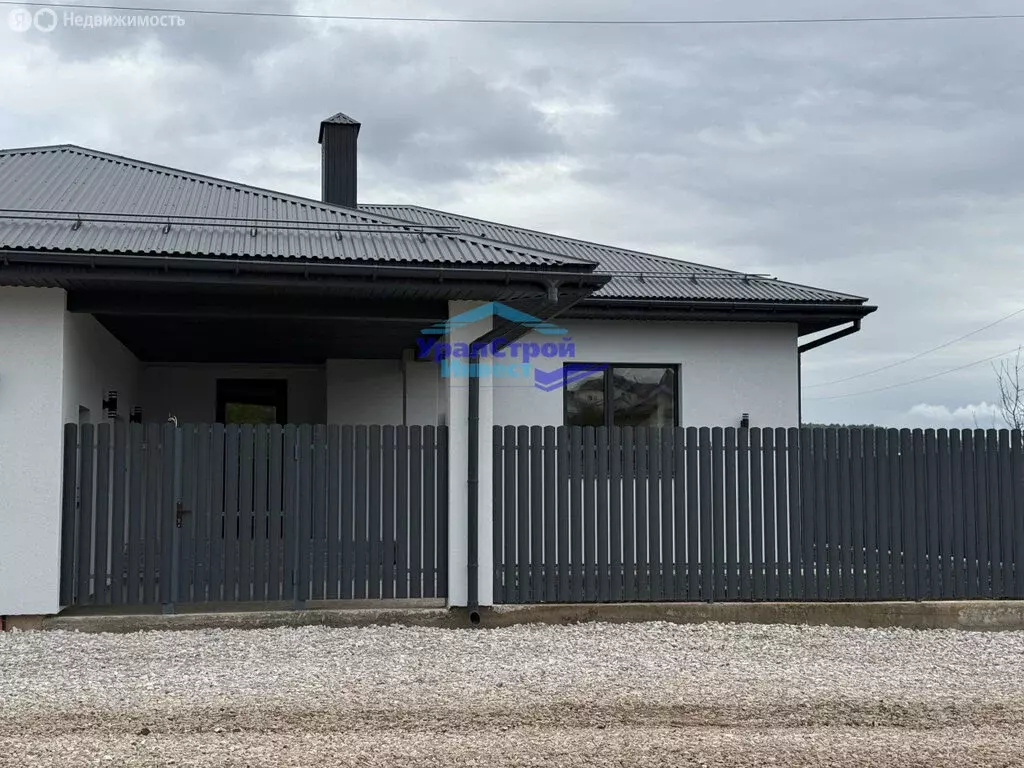 Дом в Октябрьский, улица Ломоносова, 38А (160 м) - Фото 0