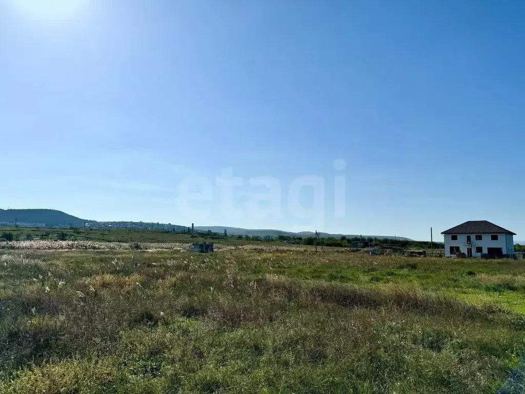 Участок в Крым, Феодосия ул. Александра Довженко (9.6 сот.) - Фото 1