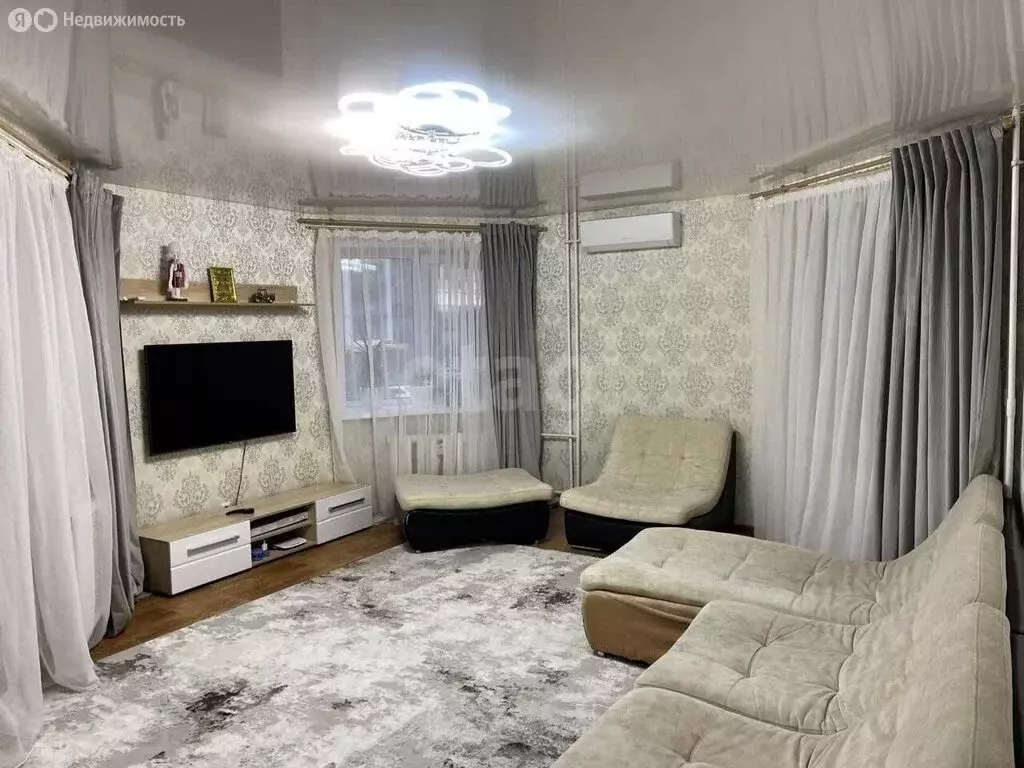 2-комнатная квартира: Набережные Челны, улица Аделя Кутуя, 5А (70 м) - Фото 1