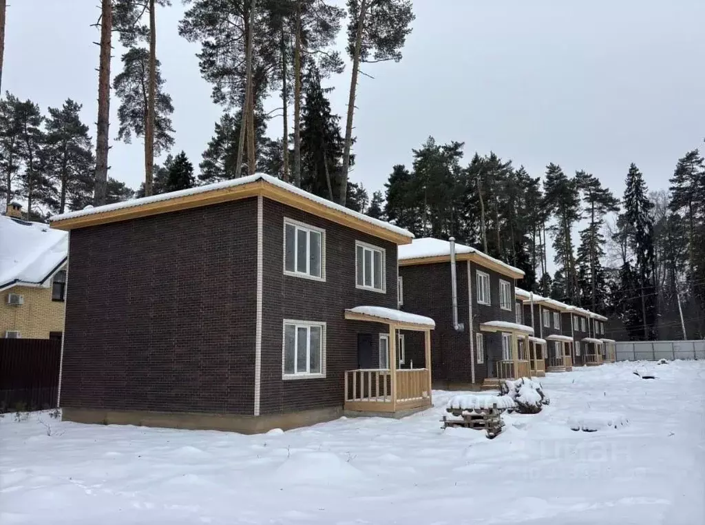 Дом в Московская область, Наро-Фоминский городской округ, д. Алабино  ... - Фото 0