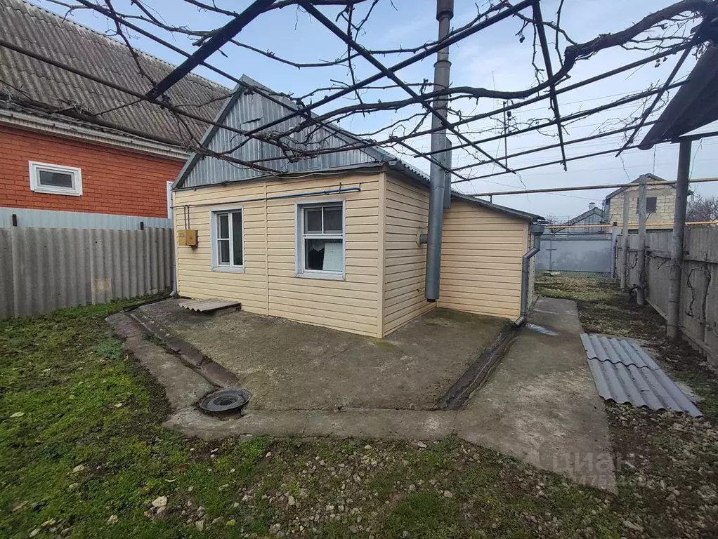 Дом в Краснодарский край, Темрюкский район, Краснострельское с/пос, ... - Фото 1