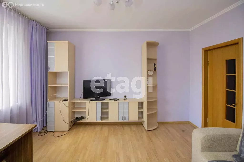 3-комнатная квартира: Тюмень, улица Челюскинцев, 30 (82 м) - Фото 2