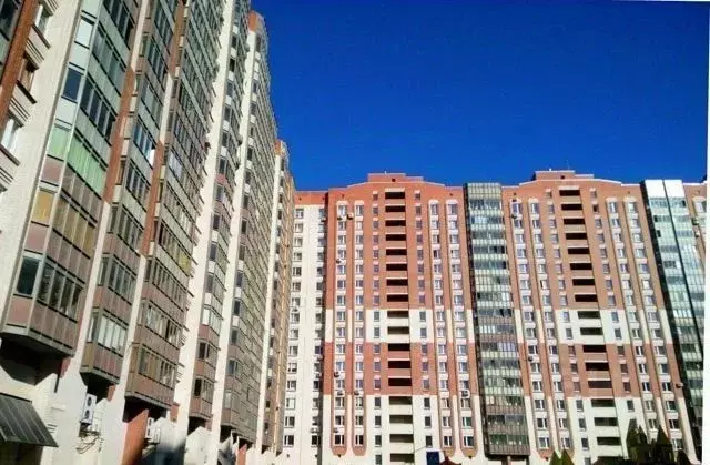 3-к кв. Санкт-Петербург ул. Бадаева, 6к1 (100.0 м) - Фото 1