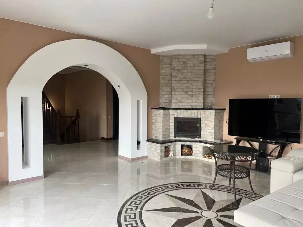 Дом в Краснодарский край, Сочи Нижняя Хобза мкр,  (250 м) - Фото 1