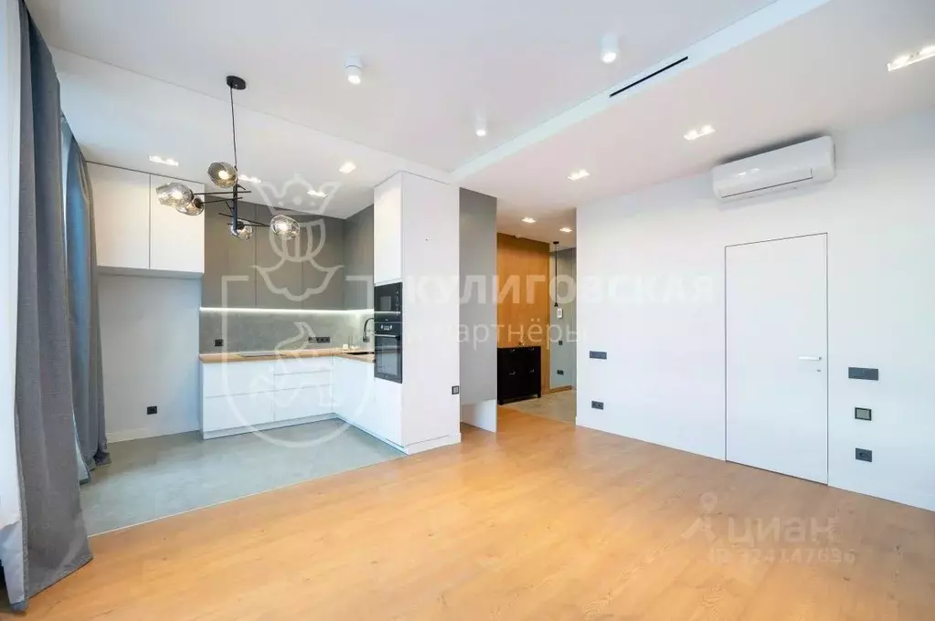 4-к кв. Свердловская область, Екатеринбург ул. Первомайская, 60 (92.6 ... - Фото 1