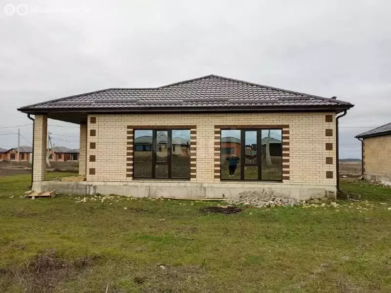 Дом в Михайловск, улица Бориса Стругацкого (140 м) - Фото 1