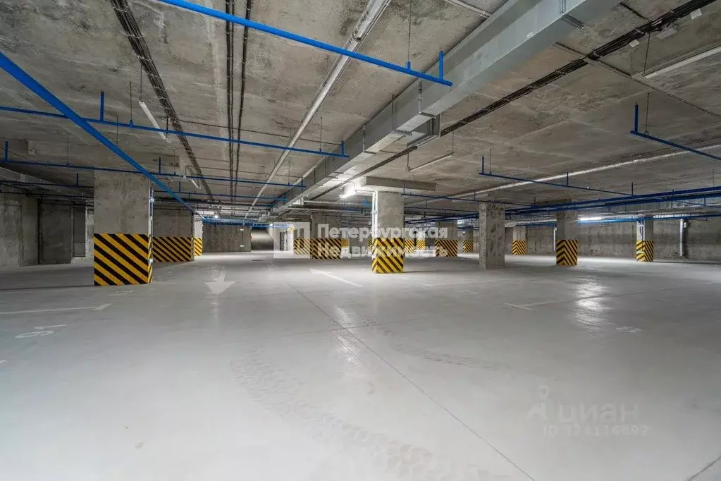 Гараж в Санкт-Петербург пос. Стрельна, просп. Буденного, 20к1 (13 м) - Фото 1