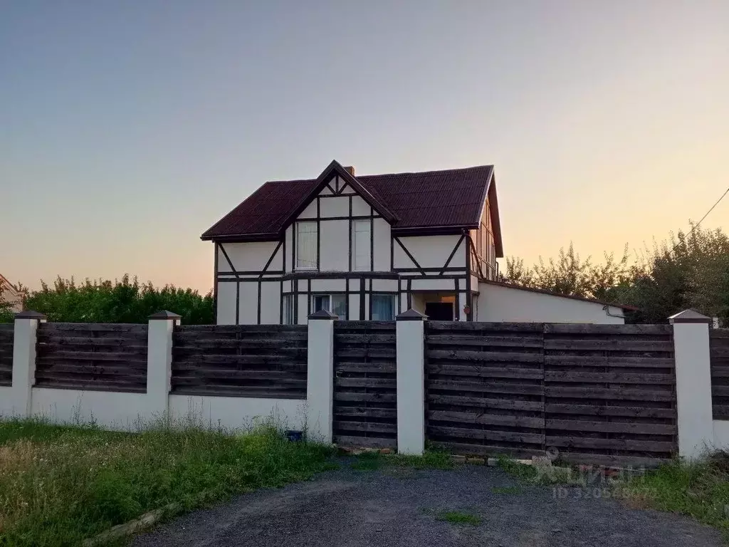Дом в Белгородская область, Белгородский район, Тавровское с/пос, с. ... - Фото 1