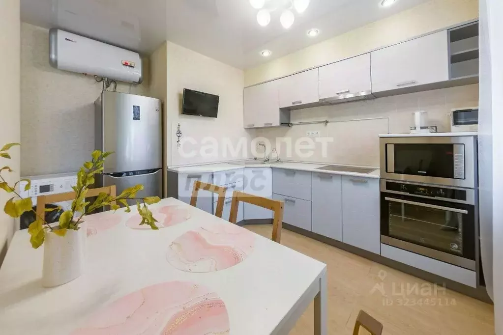 3-к кв. Свердловская область, Екатеринбург пер. Красный, 8Б (80.0 м) - Фото 2