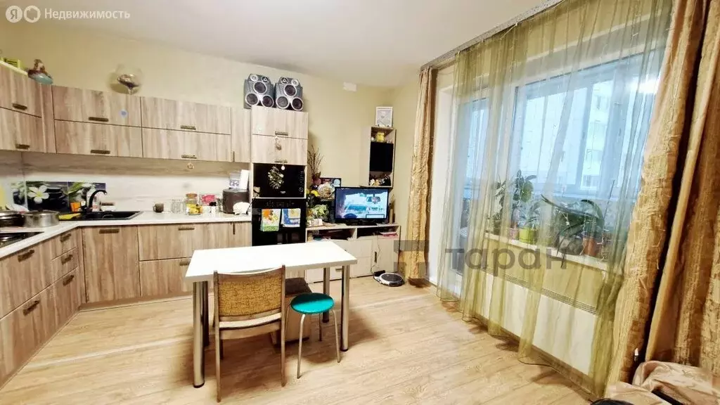 2-комнатная квартира: Челябинск, улица Дмитрия Неаполитанова, 10 (57 ... - Фото 0