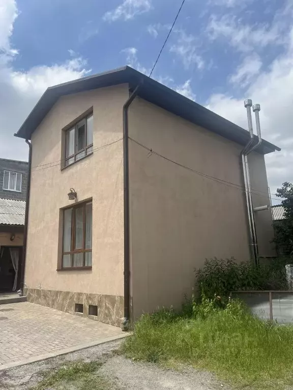 Дом в Северная Осетия, Владикавказ ул. Коцоева (150 м) - Фото 1
