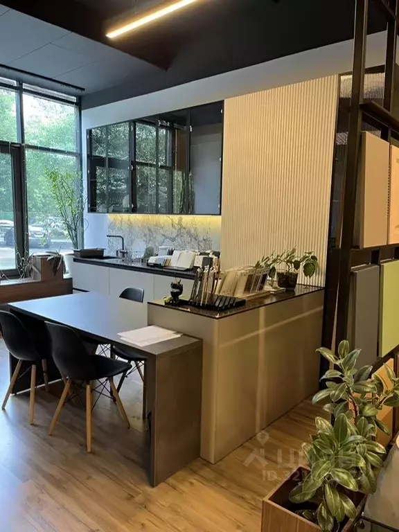 Торговая площадь в Свердловская область, Екатеринбург ул. Чайковского, ... - Фото 0