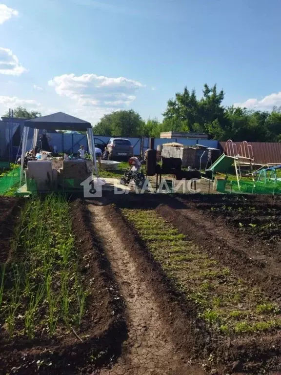 Участок в Саратовская область, Балаково Сельский строитель садовое ... - Фото 0