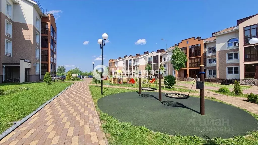3-к кв. Кировская область, Киров ул. Старославянская, 4 (78.6 м) - Фото 0