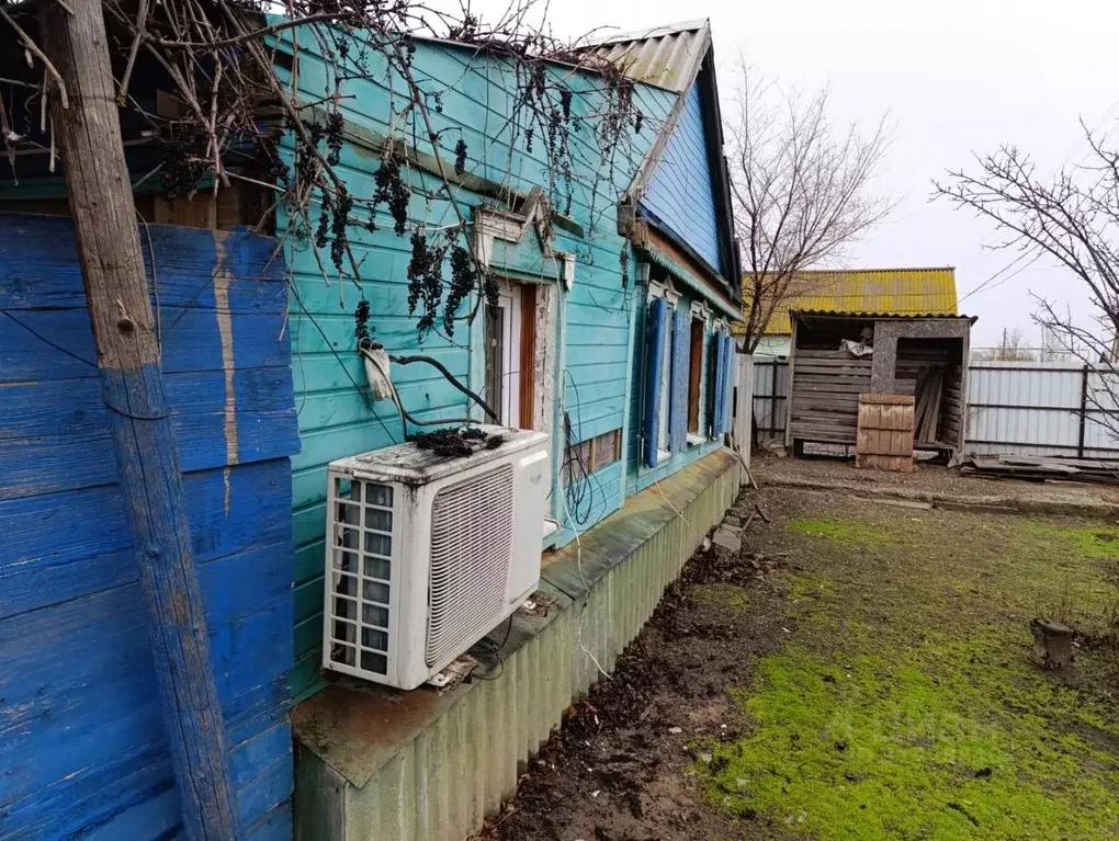 Дом в Астраханская область, Камызякский район, с. Образцово-Травино ... - Фото 1