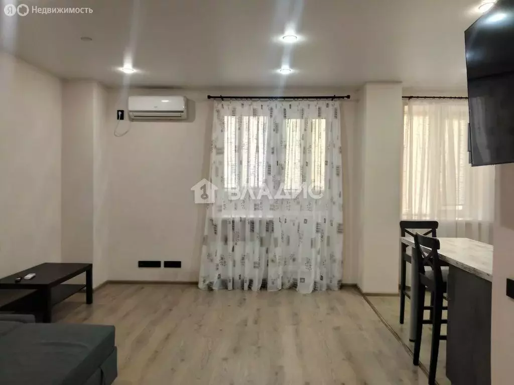 2-комнатная квартира: Волгоград, улица Расула Гамзатова, 11 (55.1 м) - Фото 1