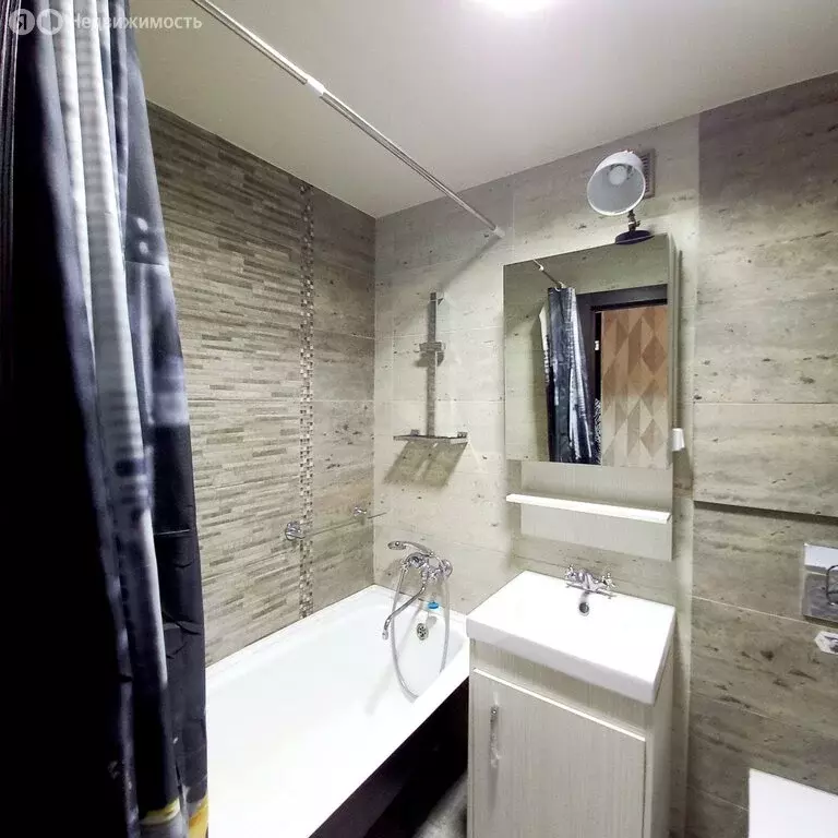 3-комнатная квартира: Находка, Пограничная улица, 117 (61.4 м) - Фото 1