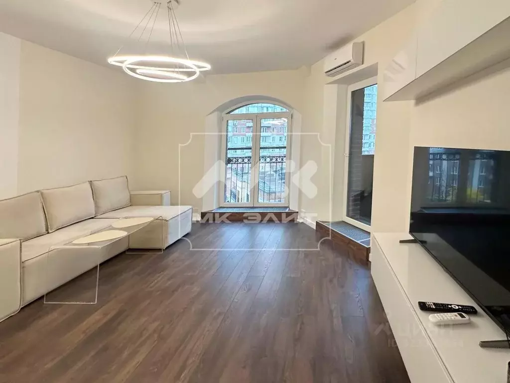 3-к кв. Санкт-Петербург Пулковская ул., 8к1 (110.0 м) - Фото 1