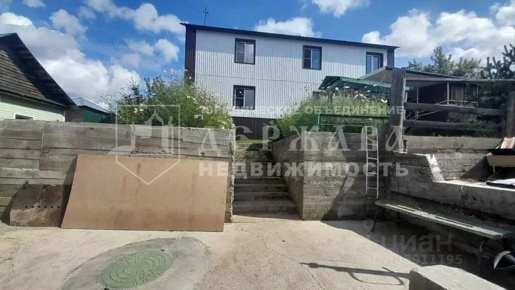 Дом в Кемеровская область, Кемерово Брестская ул. (225 м) - Фото 0