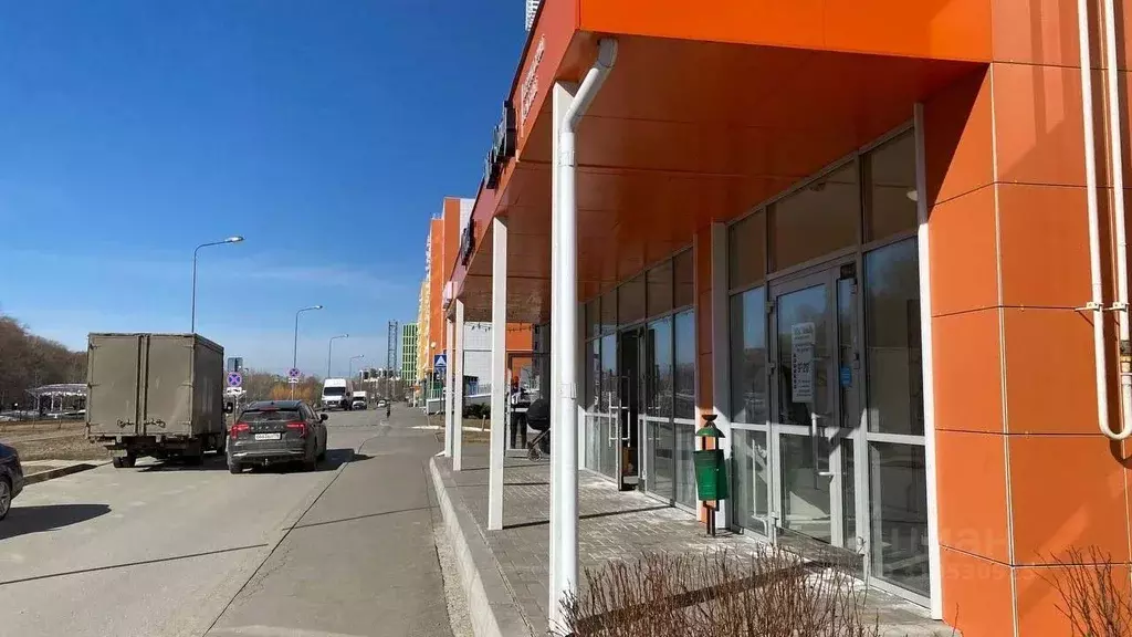 Помещение свободного назначения в Татарстан, Казань ул. Азата ... - Фото 1