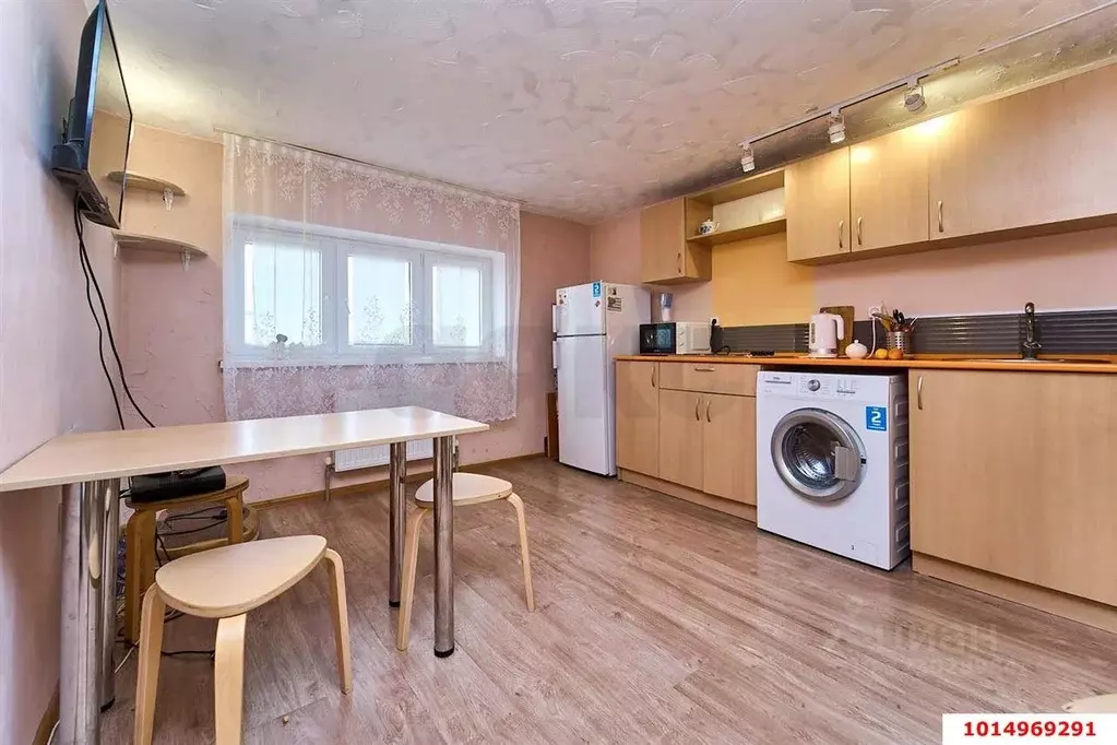 2-к кв. Краснодарский край, Краснодар Российская ул. (41.8 м) - Фото 1