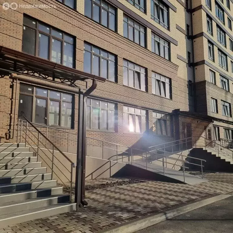 2-комнатная квартира: Владикавказ, Курская улица, 2Б (75 м) - Фото 1