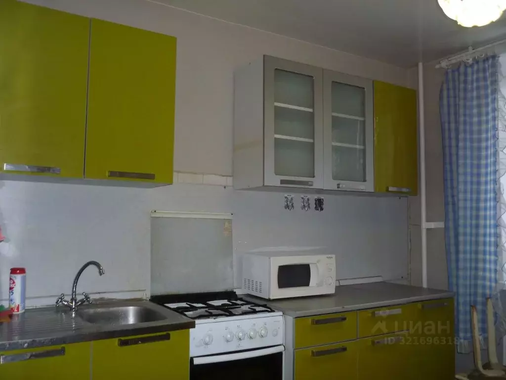 3-к кв. Коми, Сыктывкар ул. Орджоникидзе, 49 (67.0 м) - Фото 0