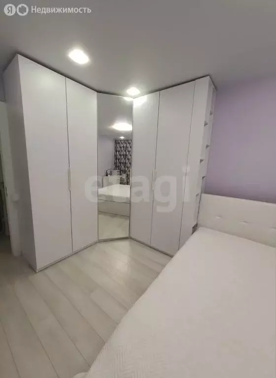 3-комнатная квартира: Медведево, посёлок городского типа Медведево, ... - Фото 2