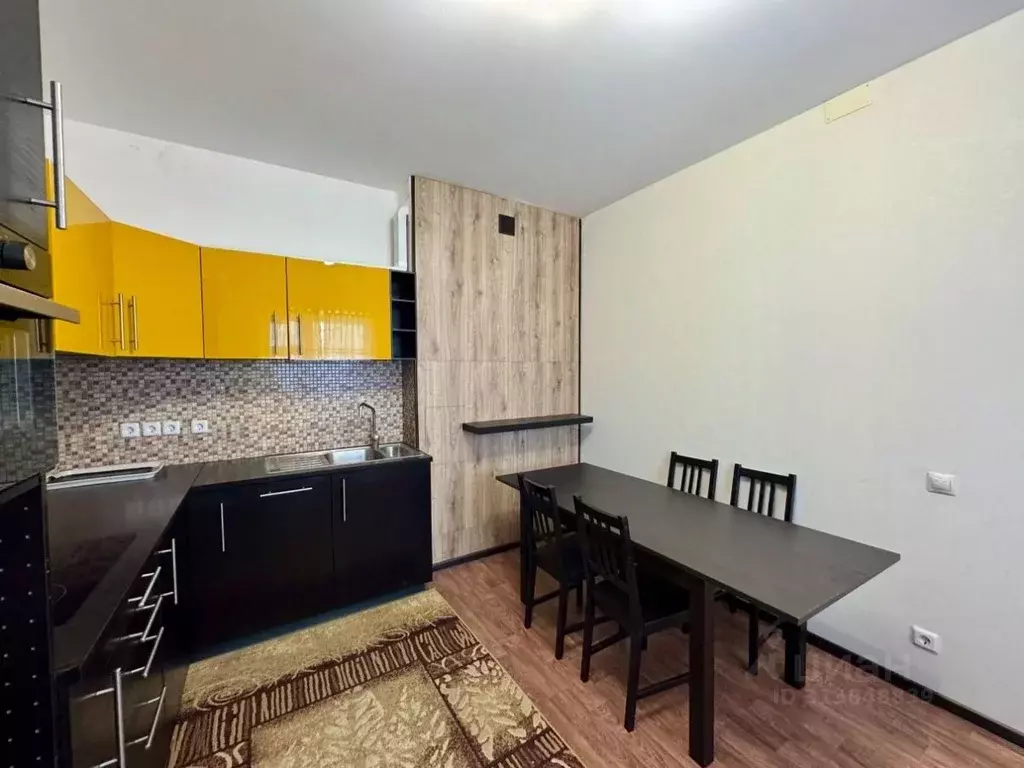 2-к кв. Ханты-Мансийский АО, Нижневартовск ул. Мира, 99 (70.4 м) - Фото 1