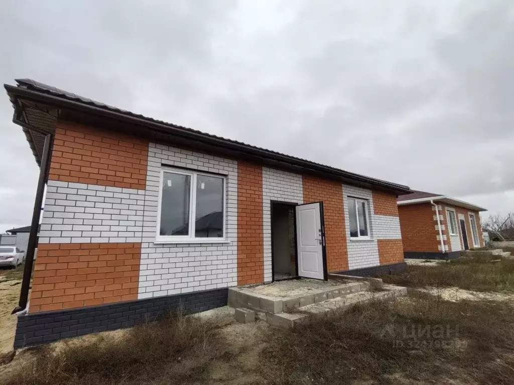 Дом в Волгоградская область, Среднеахтубинский район, Фрунзенское ... - Фото 2