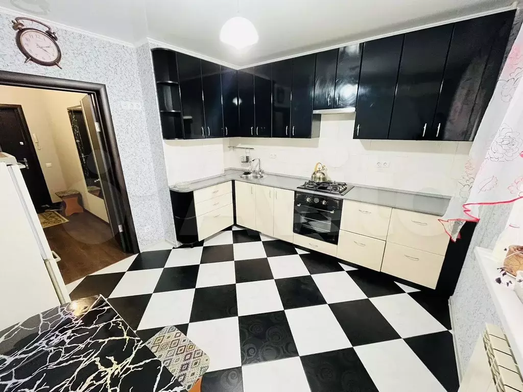 1-к. квартира, 43 м, 7/10 эт. - Фото 0