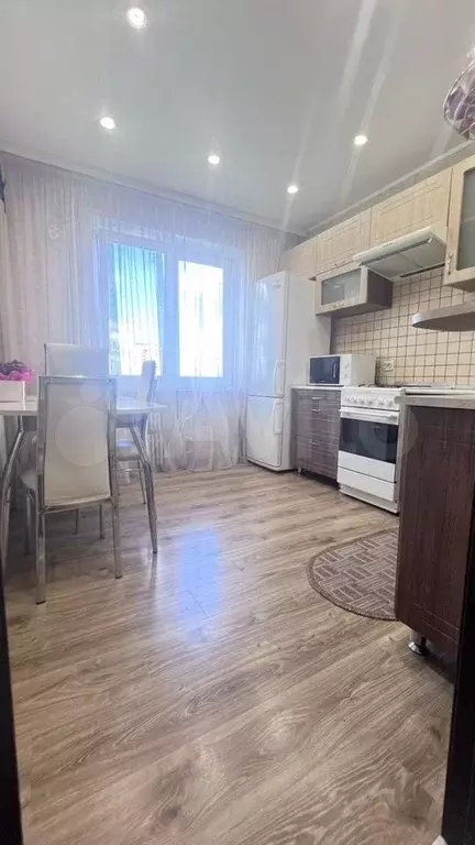 2-к. квартира, 59 м, 7/10 эт. - Фото 0