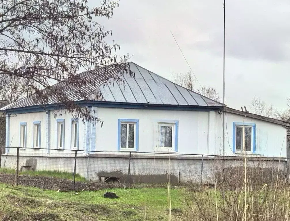 Дом в Саратовская область, Калининский район, Симоновское ... - Фото 1