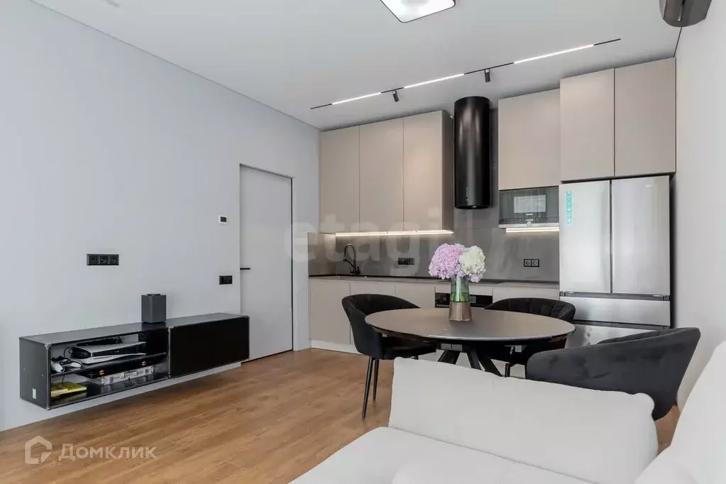 Продаётся 2-к квартира, 65.8 м - Фото 0