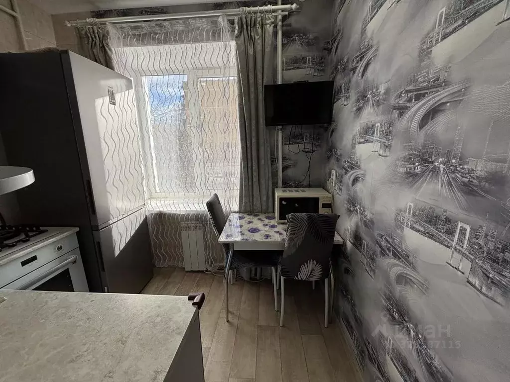 2-к кв. Свердловская область, Екатеринбург ул. 40-летия Октября, 63 ... - Фото 2