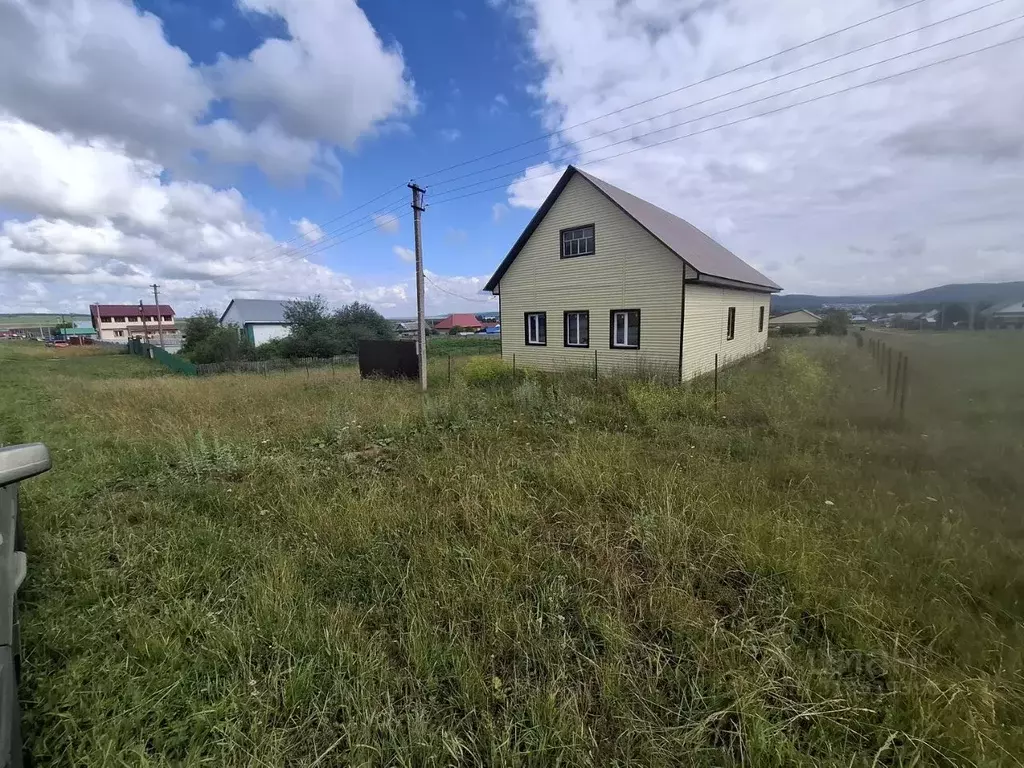 Дом в Башкортостан, Кигинский район, с. Верхние Киги Луговая ул., 20 ... - Фото 1