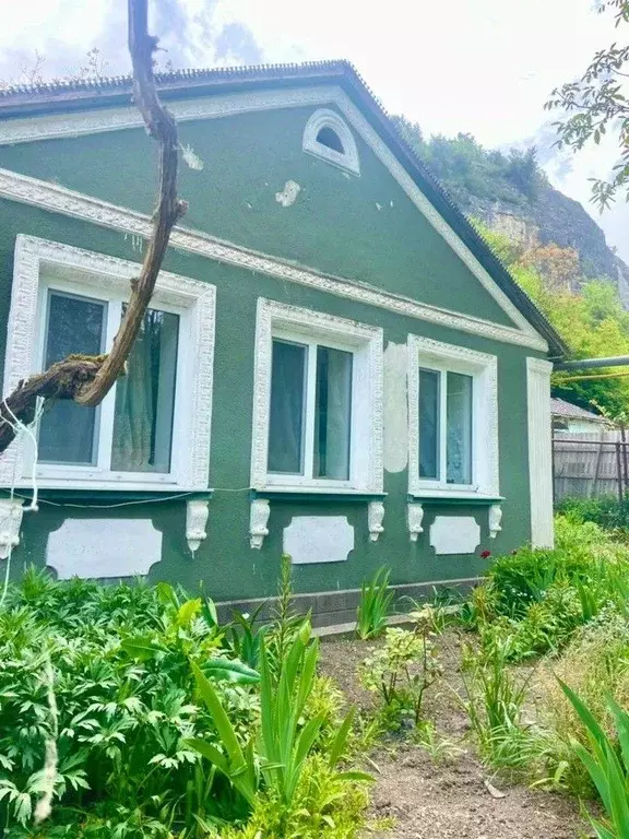 Дом в Крым, Бахчисарай ул. Басенко, 21 (200 м) - Фото 0