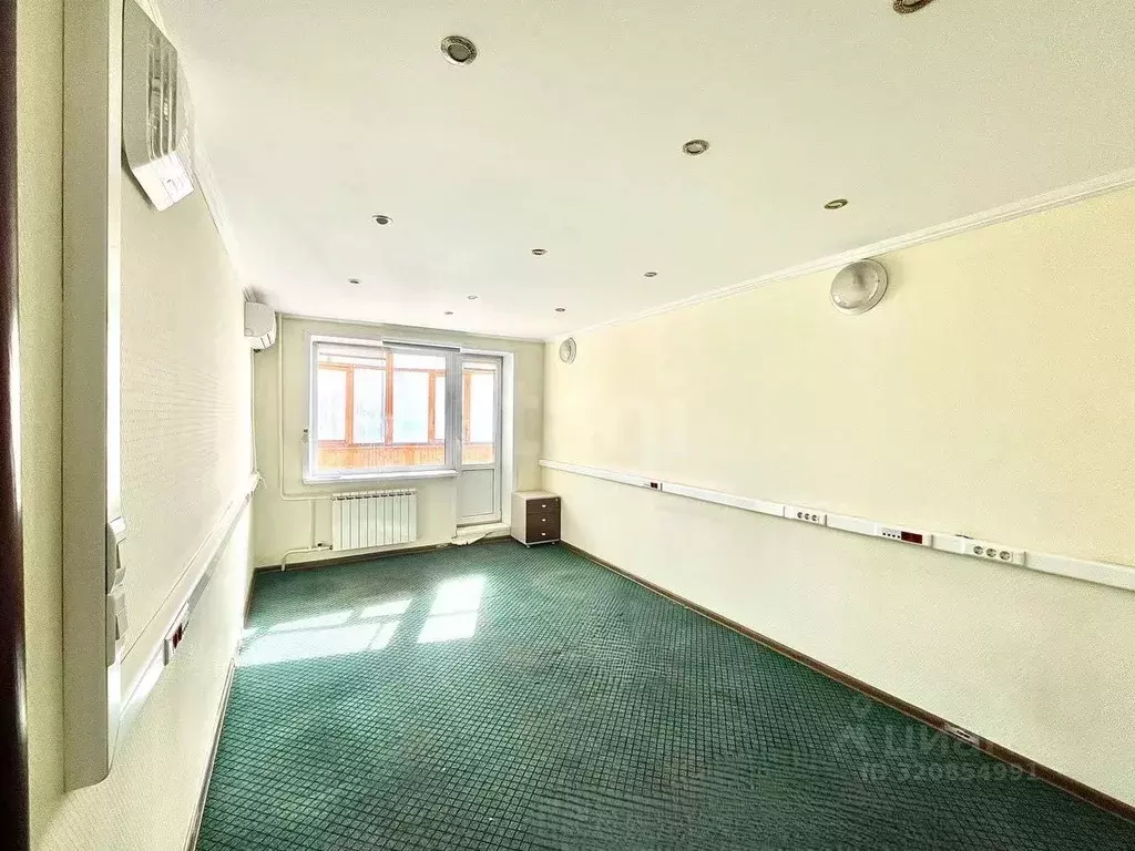 4-к кв. Саха (Якутия), Якутск ул. Орджоникидзе, 46/1 (69.7 м) - Фото 1