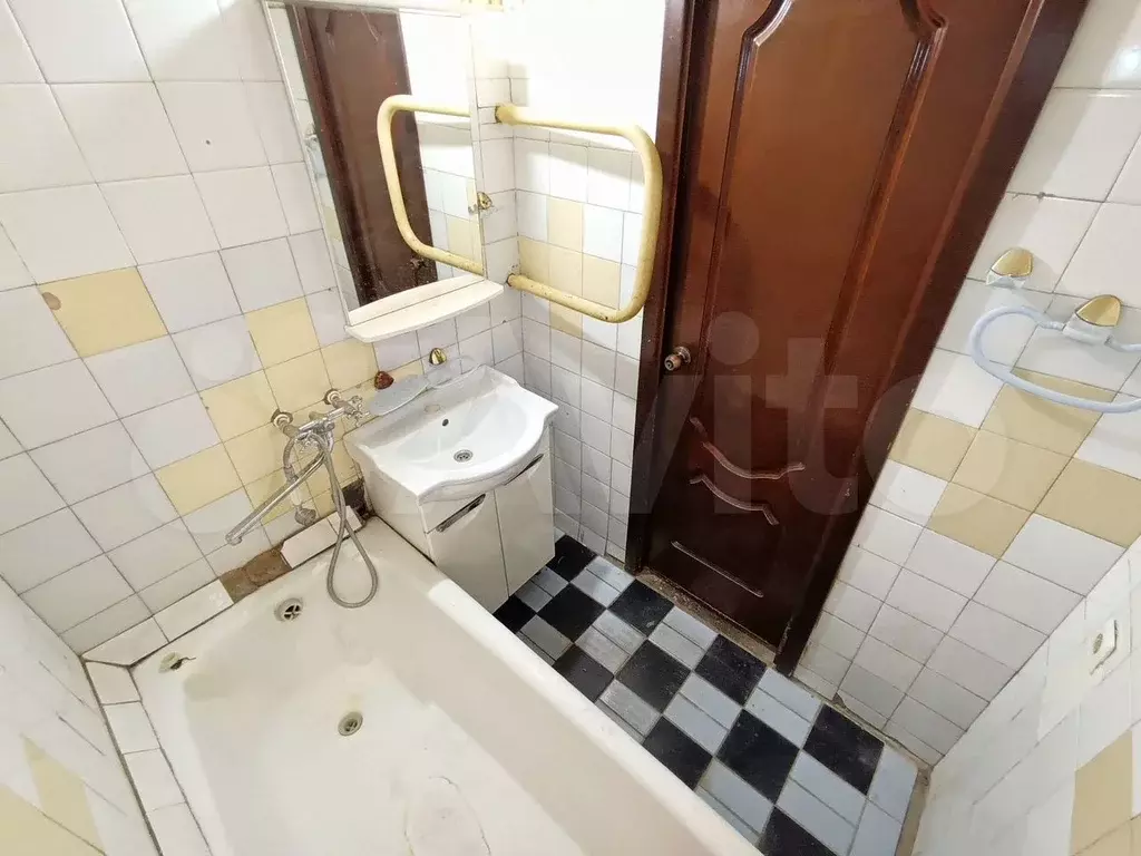 3-к. квартира, 64 м, 3/9 эт. - Фото 0