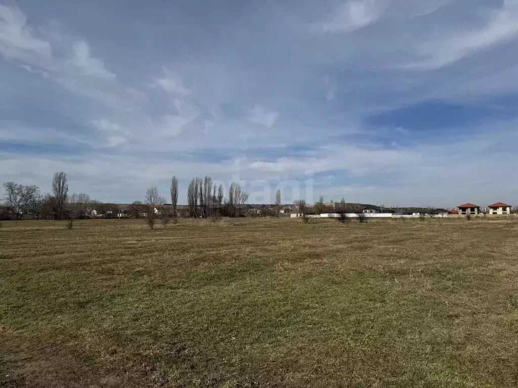 Участок в Крым, Симферопольский район, с. Мирное  (6.0 сот.) - Фото 1