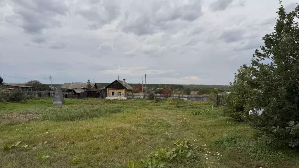 Участок в Свердловская область, Богданович муниципальный округ, с. ... - Фото 1