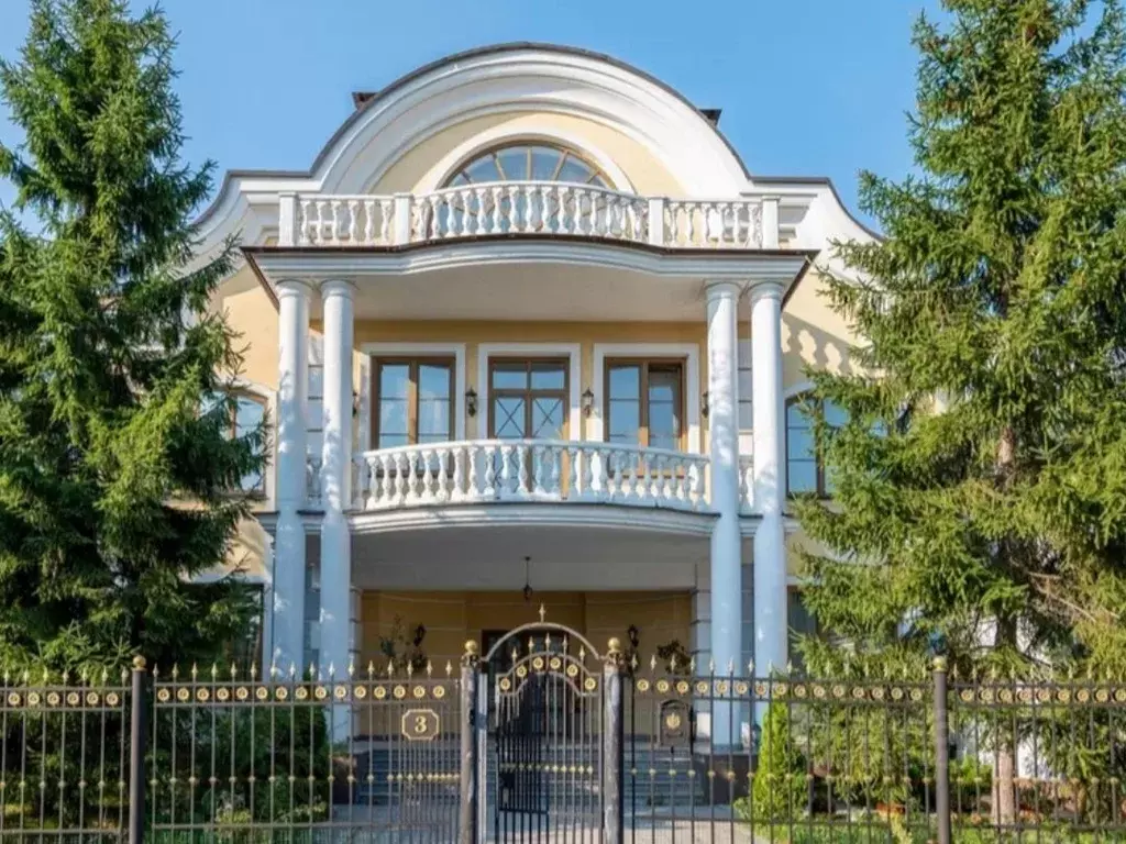 Дом в Московская область, Красногорск городской округ, с. ... - Фото 1